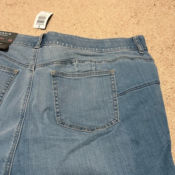 Torrid crop bombshell skinny super soft high-rise jeans - Picture 6 of 8